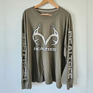 Real tree green long sleeve tee